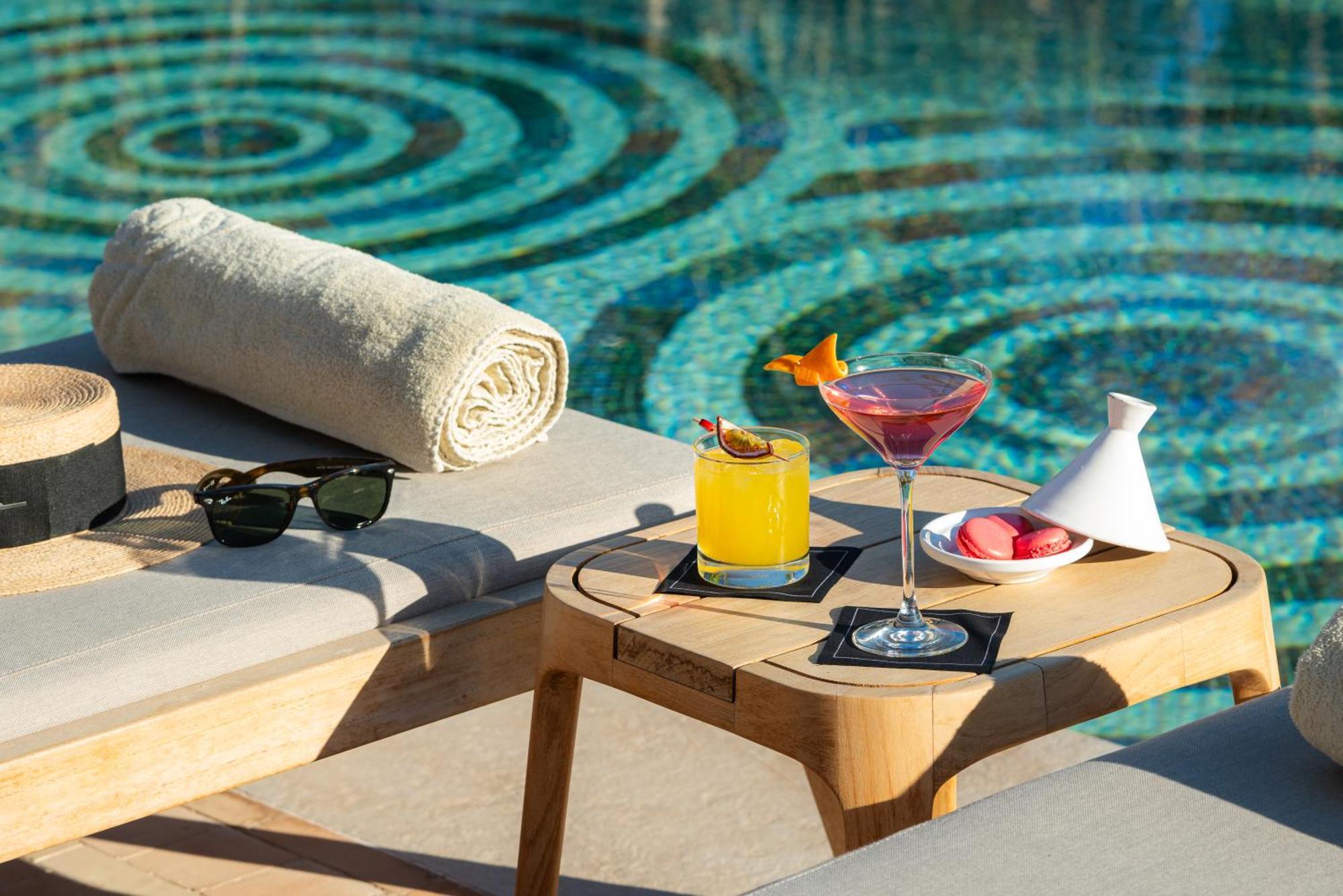 Sofitel Marrakech Palais Imperial & Spa Marrakesh Luaran gambar Poolside at the hotel